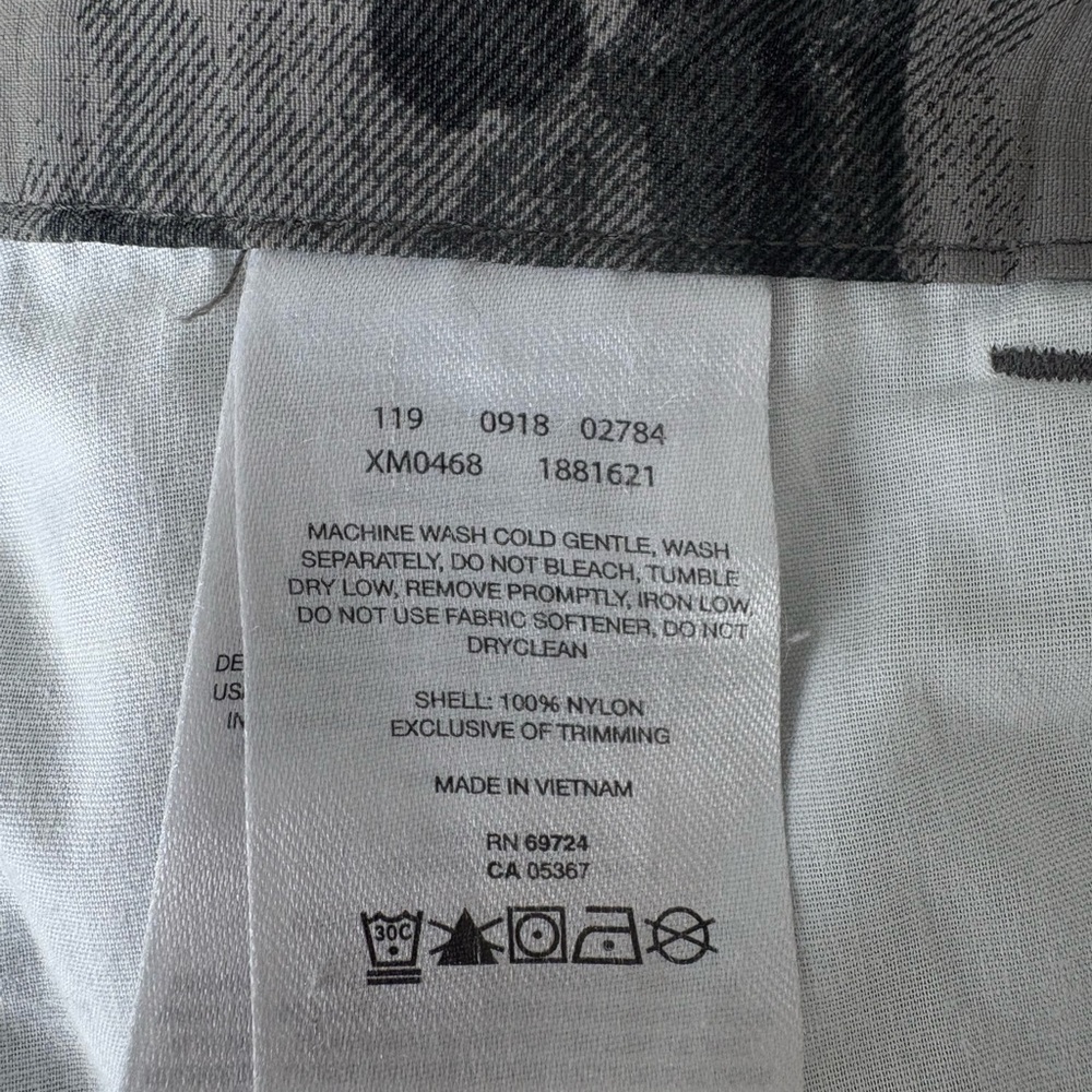 Columbia Men's Omni Shade camo Cargo Shorts Size 34 - Picture 9 of 9